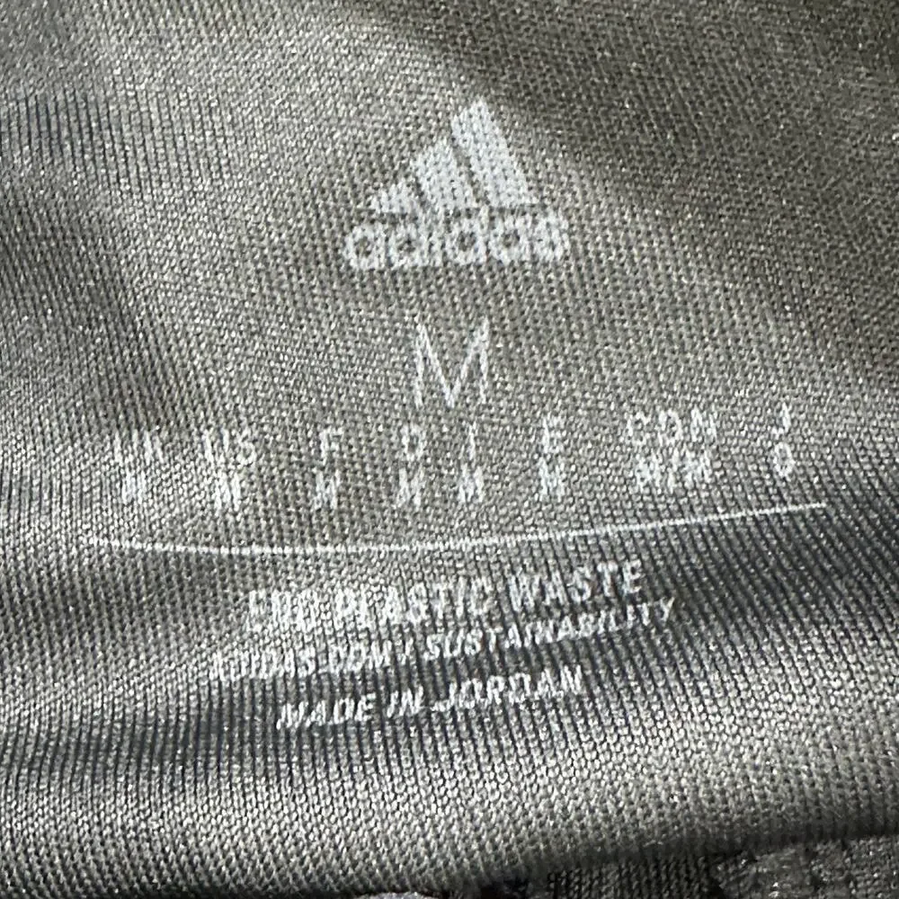Adidas AEROREADY Shorts Mens Medium Gray Recycled Polyester Athletic Training M